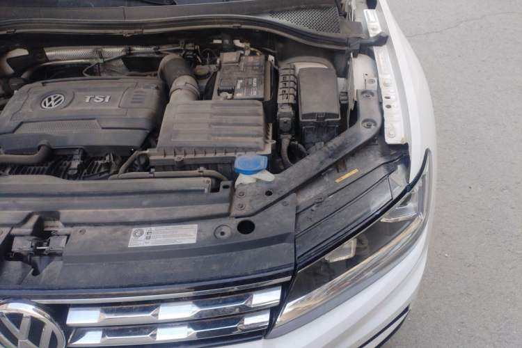 Used Volkswagen Tiguan L 2017 330TSI Automatic Two-Wheel Drive Luxury Edition Engine Bay Left