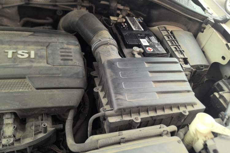 Used Volkswagen Tiguan L 2017 380TSI Automatic All-Wheel-Drive Luxury Edition Engine Bay Left