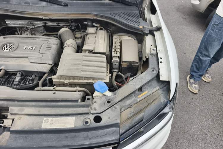 Used Volkswagen Tiguan L 2017 330TSI Automatic Two-Wheel Drive Luxury Edition Engine Bay Left