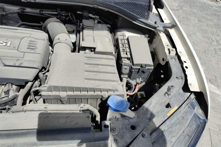 Used Volkswagen Tiguan L 2017 330TSI Automatic Two-Wheel Drive Luxury Edition Engine Bay Left