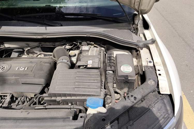 Used Volkswagen Tiguan L 2017 380TSI Automatic All-Wheel-Drive Luxury Edition Engine Bay Left