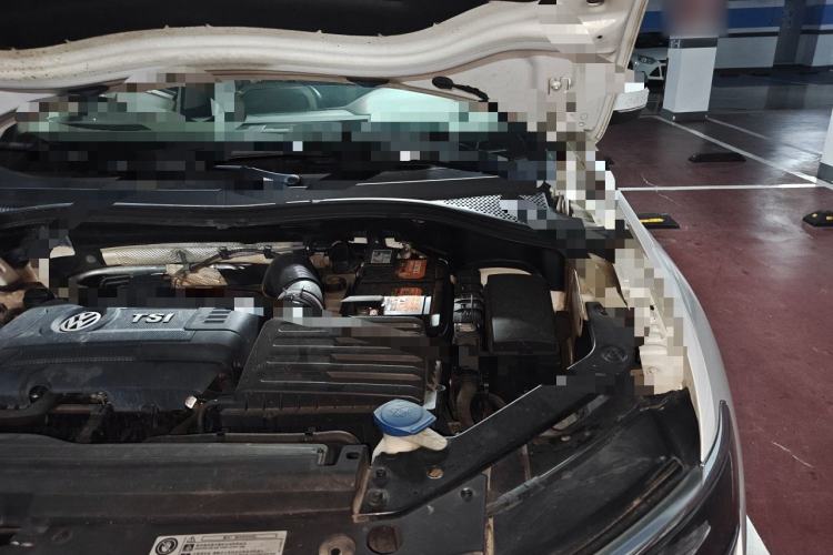 Used Volkswagen Tiguan L 2017 380TSI Automatic All-Wheel-Drive Luxury Edition Engine Bay Left