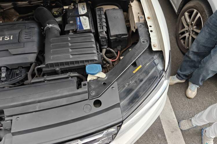 Used Volkswagen Tiguan L 2017 330TSI Automatic Two-Wheel Drive Comfort Edition Engine Bay Left