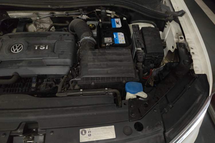 Used Volkswagen Tiguan L 2017 380TSI Automatic All-Wheel-Drive Luxury Edition Engine Bay Left