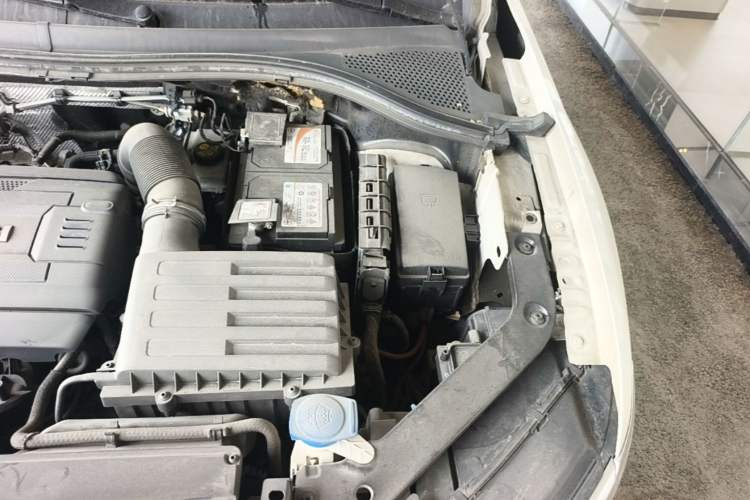 Used Volkswagen Tiguan L 2017 380TSI Automatic All-Wheel-Drive Luxury Edition Engine Bay Left