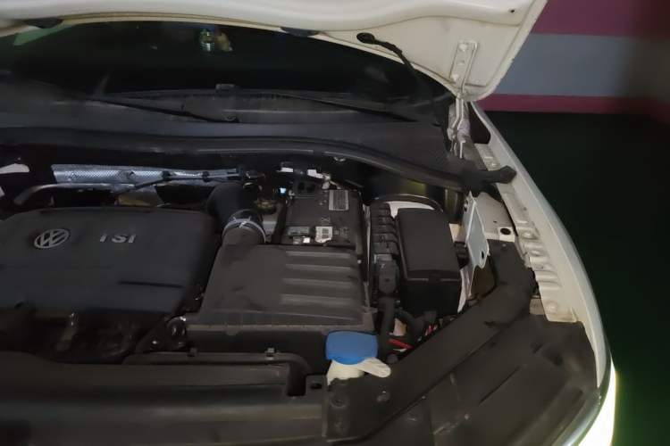 Used Volkswagen Tiguan L 2017 330TSI Automatic Two-Wheel Drive Flagship Edition Engine Bay Left