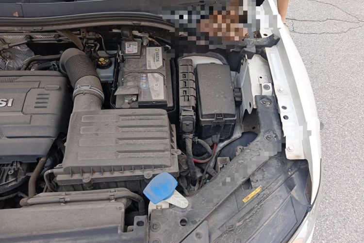 Used Volkswagen Tiguan L 2017 330TSI Automatic Two-Wheel Drive Luxury Edition Engine Bay Left