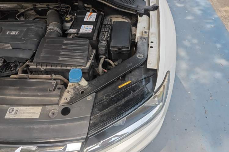 Used Volkswagen Tiguan L 2017 330TSI Automatic Two-Wheel Drive Comfort Edition Engine Bay Left