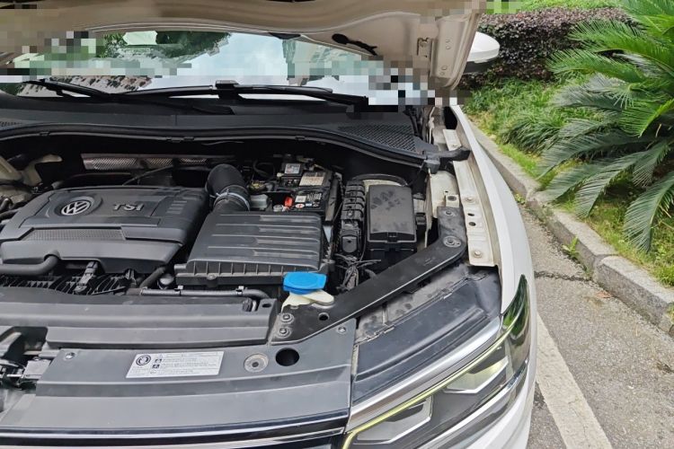 Used Volkswagen Tiguan L 2017 330TSI Automatic Two-Wheel Drive Luxury Edition Engine Bay Left