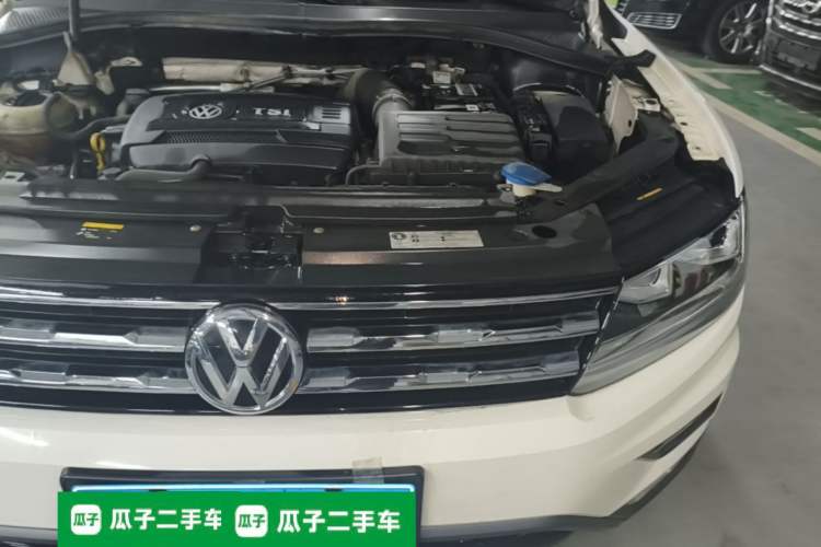 Used Volkswagen Tiguan L 2017 330TSI Automatic Two-Wheel Drive Luxury Edition Engine Bay Left