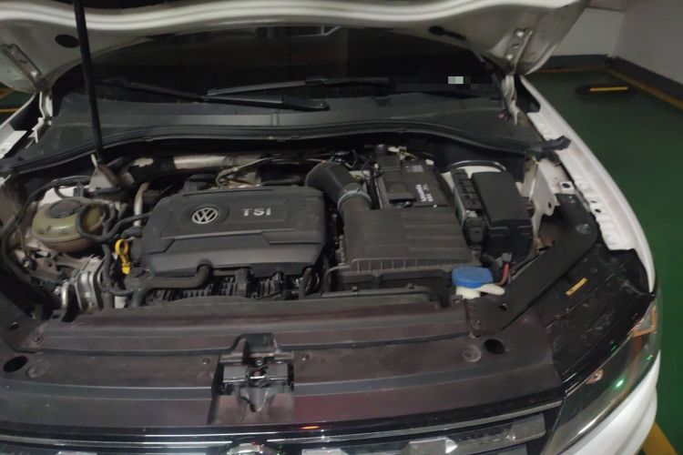 Used Volkswagen Tiguan L 2017 330TSI Automatic Two-Wheel Drive Luxury Edition Engine Bay Left