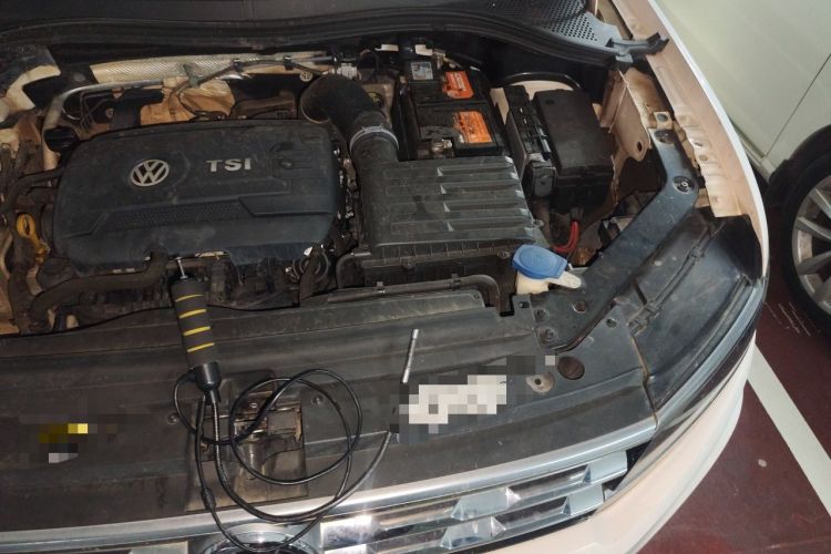 Used Volkswagen Tiguan L 2017 380TSI Automatic All-Wheel-Drive Luxury Edition Engine Bay Left