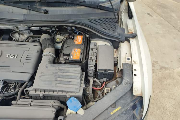 Used Volkswagen Tiguan L 2017 330TSI Automatic Two-Wheel Drive Comfort Edition Engine Bay Left