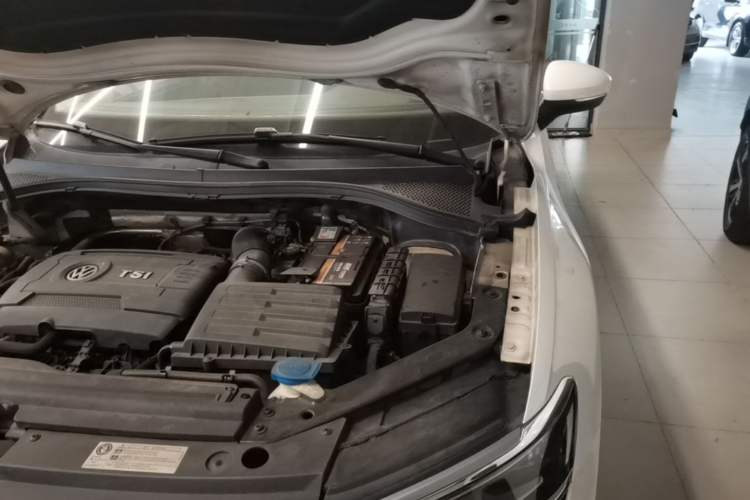 Used Volkswagen Tiguan L 2017 380TSI Automatic All-Wheel-Drive Flagship Edition Engine Bay Left