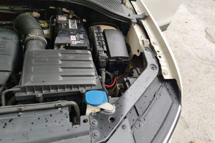Used Volkswagen Tiguan L 2017 380TSI Automatic All-Wheel-Drive Luxury Edition Engine Bay Left