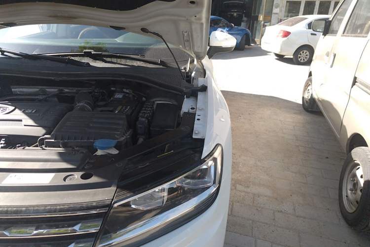 Used Volkswagen Tiguan L 2017 330TSI Automatic Two-Wheel Drive Luxury Edition Engine Bay Left