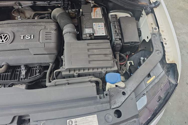 Used Volkswagen Tiguan L 2017 330TSI Automatic Two-Wheel Drive Luxury Edition Engine Bay Left