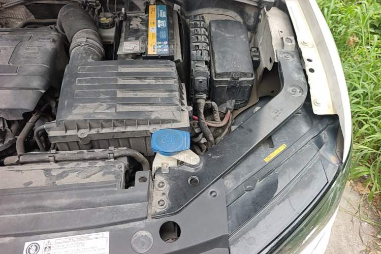 Used Volkswagen Tiguan L 2017 330TSI Automatic Two-Wheel Drive Luxury Edition Engine Bay Left