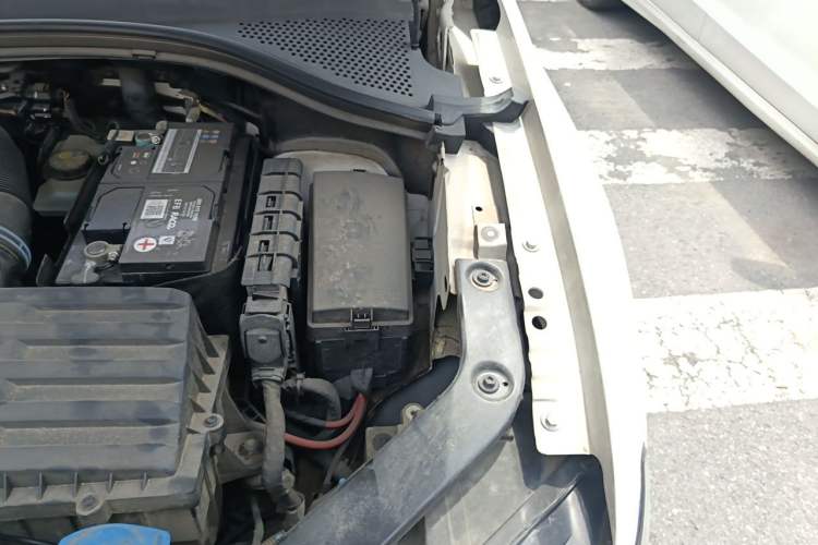 Used Volkswagen Tiguan L 2017 330TSI Automatic Two-Wheel Drive Luxury Edition Engine Bay Left