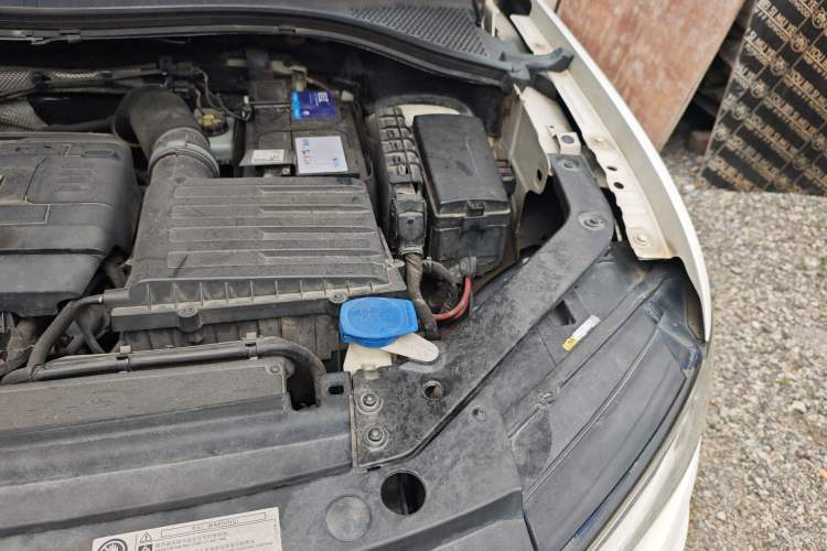 Used Volkswagen Tiguan L 2017 330TSI Automatic Two-Wheel Drive Luxury Edition Engine Bay Left