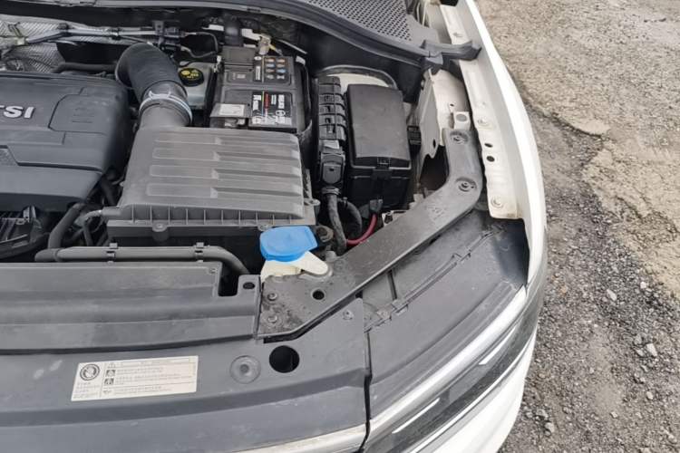 Used Volkswagen Tiguan L 2017 330TSI Automatic Two-Wheel Drive Flagship Edition Engine Bay Left