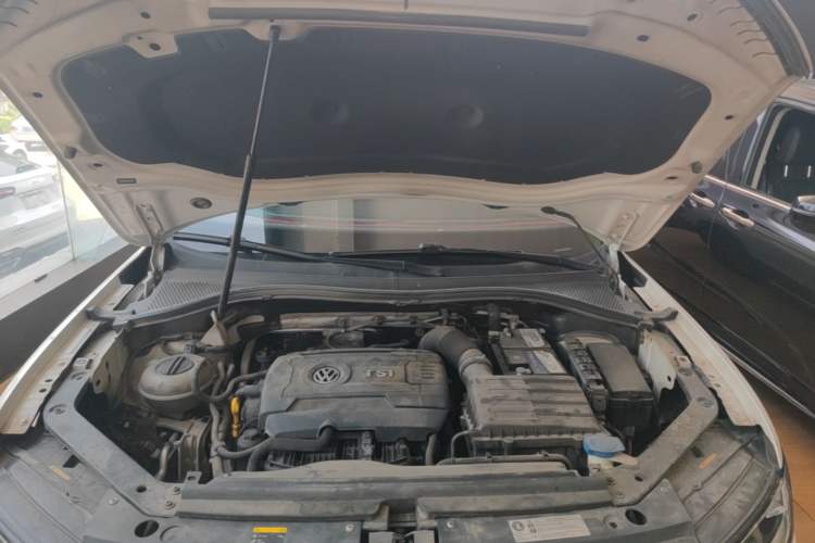 Used Volkswagen Tiguan L 2017 330TSI Automatic Two-Wheel Drive Comfort Edition Engine Bay