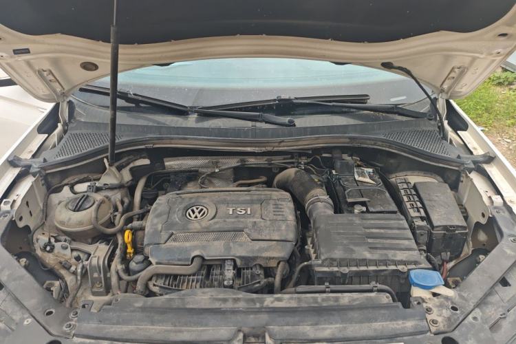 Used Volkswagen Tiguan L 2017 330TSI Automatic Two-Wheel Drive Luxury Edition Engine Bay