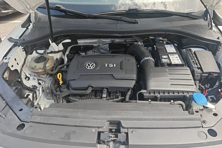 Used Volkswagen Tiguan L 2017 380TSI Automatic All-Wheel-Drive Luxury Edition Engine Bay