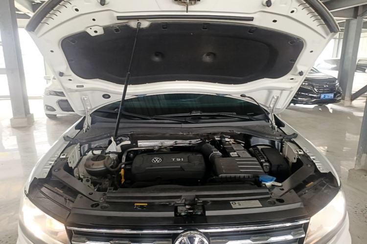 Used Volkswagen Tiguan L 2017 330TSI Automatic Two-Wheel Drive Luxury Edition Engine Bay