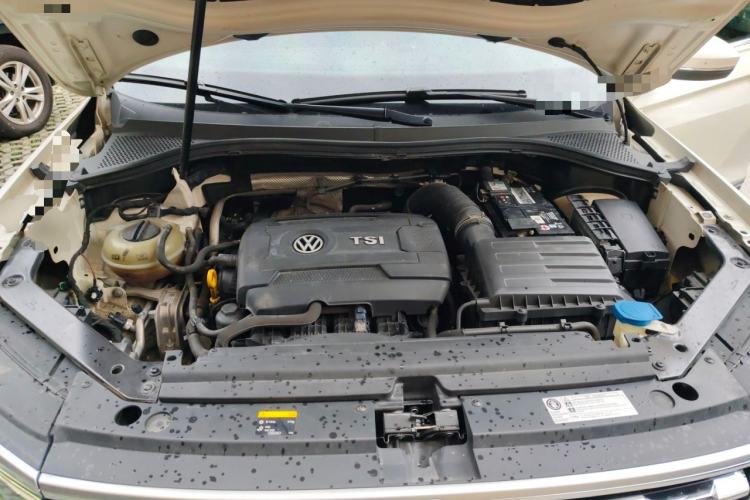 Used Volkswagen Tiguan L 2017 380TSI Automatic All-Wheel-Drive Luxury Edition Engine Bay