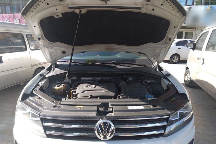 Used Volkswagen Tiguan L 2017 330TSI Automatic Two-Wheel Drive Luxury Edition Engine Bay