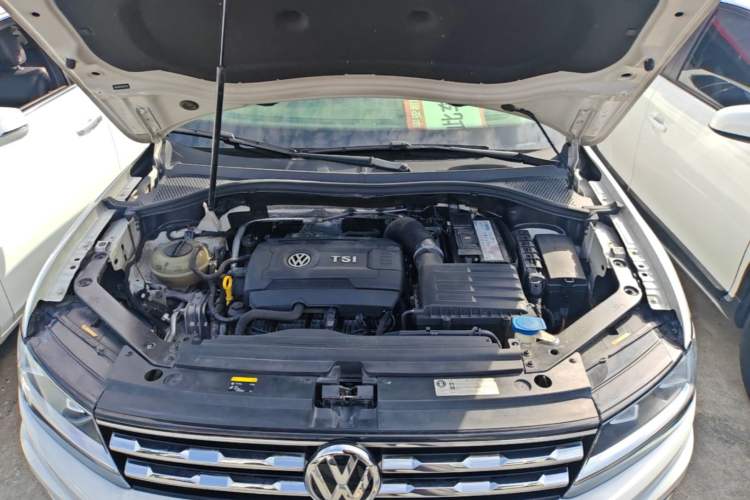 Used Volkswagen Tiguan L 2017 330TSI Automatic Two-Wheel Drive Luxury Edition Engine Bay