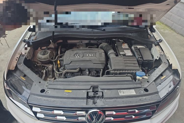 Used Volkswagen Tiguan L 2017 330TSI Automatic Two-Wheel Drive Luxury Edition Engine Bay
