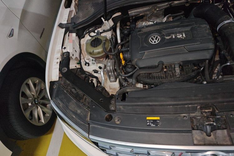 Used Volkswagen Tiguan L 2017 330TSI Automatic Two-Wheel Drive Flagship Edition Engine Bay Right