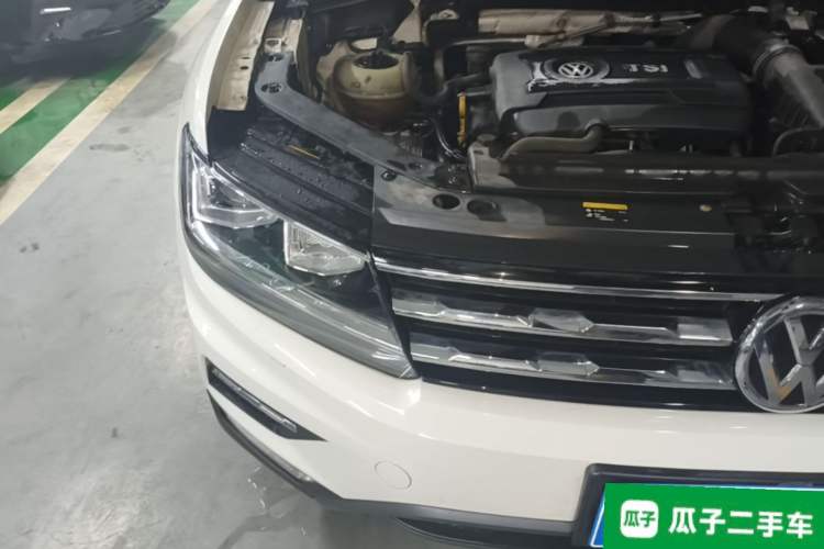 Used Volkswagen Tiguan L 2017 330TSI Automatic Two-Wheel Drive Luxury Edition Engine Bay Right