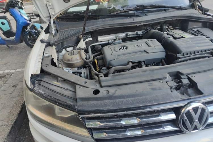 Used Volkswagen Tiguan L 2017 330TSI Automatic Two-Wheel Drive Luxury Edition Engine Bay Right