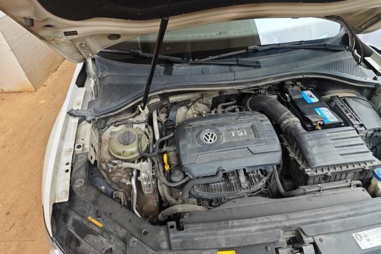 Used Volkswagen Tiguan L 2017 330TSI Automatic Two-Wheel Drive Luxury Edition Engine Bay Right