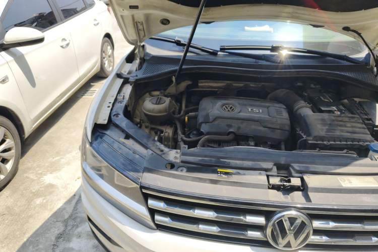 Used Volkswagen Tiguan L 2017 330TSI Automatic Two-Wheel Drive Luxury Edition Engine Bay Right