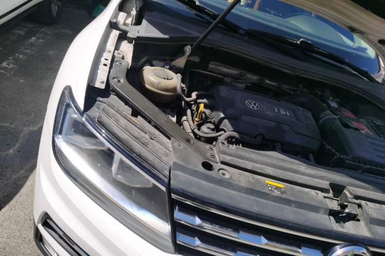 Used Volkswagen Tiguan L 2017 330TSI Automatic Two-Wheel Drive Luxury Edition Engine Bay Right