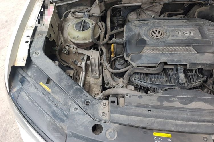 Used Volkswagen Tiguan L 2017 330TSI Automatic Two-Wheel Drive Luxury Edition Engine Bay Right