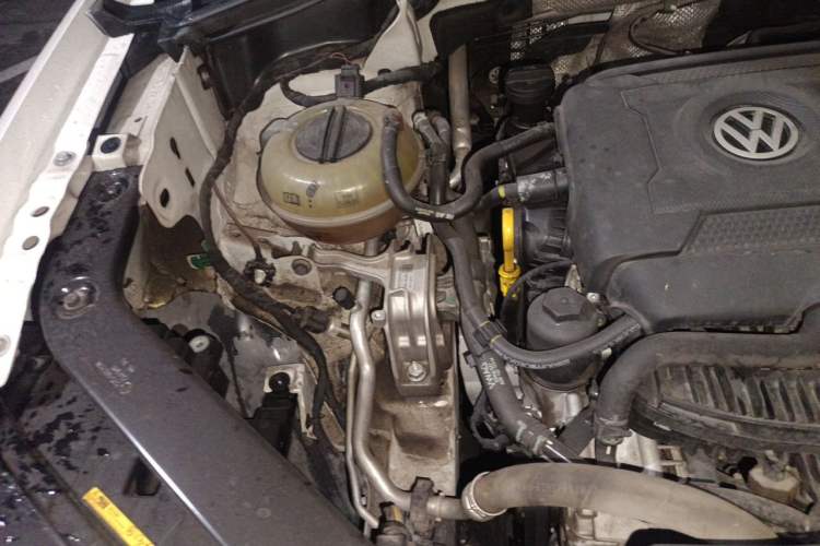 Used Volkswagen Tiguan L 2017 330TSI Automatic Two-Wheel Drive Luxury Edition Engine Bay Right