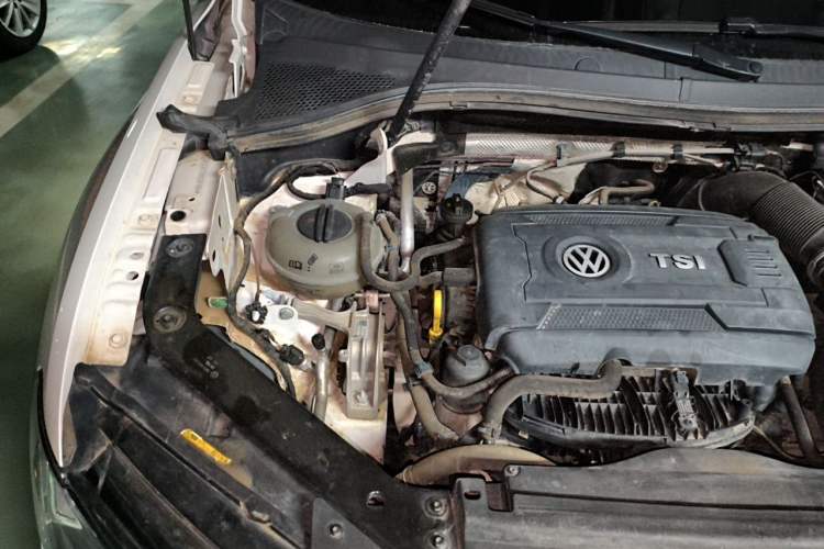 Used Volkswagen Tiguan L 2017 330TSI Automatic Two-Wheel Drive Comfort Edition Engine Bay Right