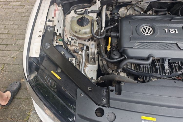 Used Volkswagen Tiguan L 2017 330TSI Automatic Two-Wheel Drive Luxury Edition Engine Bay Right