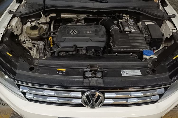 Used Volkswagen Tiguan L 2017 330TSI Automatic Two-Wheel Drive Luxury Edition Engine Bay