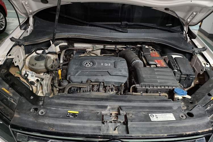 Used Volkswagen Tiguan L 2017 330TSI Automatic Two-Wheel Drive Comfort Edition Engine Bay
