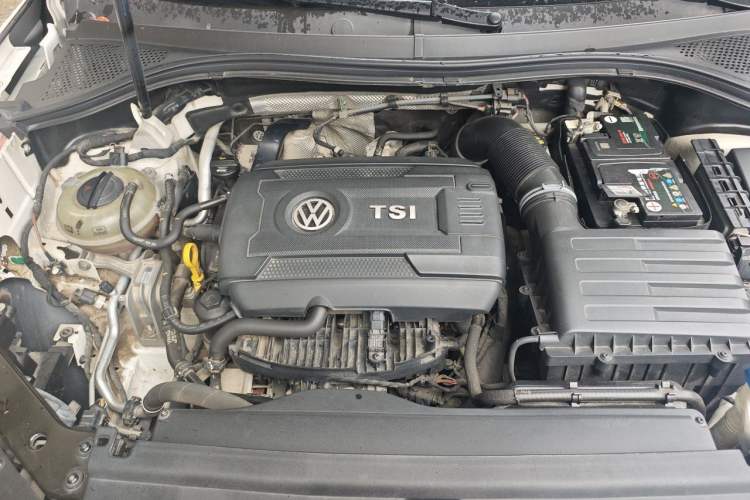Used Volkswagen Tiguan L 2017 330TSI Automatic Two-Wheel Drive Luxury Edition Engine Bay
