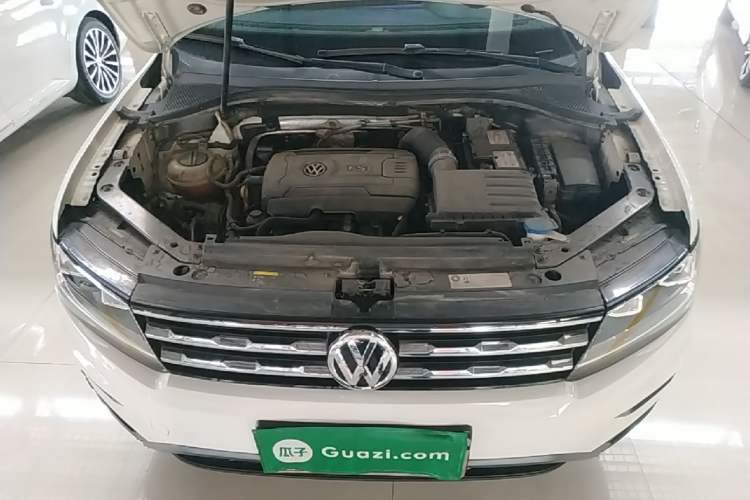 Used Volkswagen Tiguan L 2017 330TSI Automatic Two-Wheel Drive Luxury Edition Engine Bay