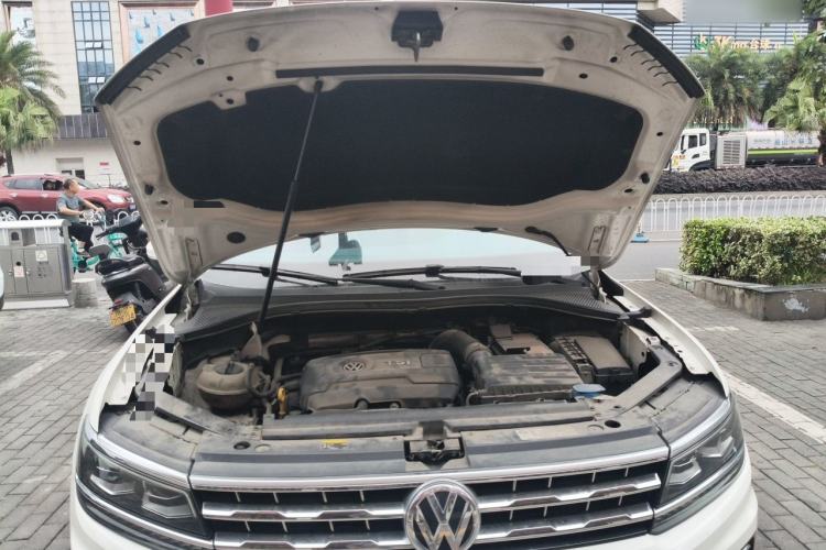 Used Volkswagen Tiguan L 2017 330TSI Automatic Two-Wheel Drive Flagship Edition Engine Bay