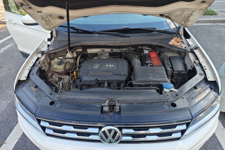 Used Volkswagen Tiguan L 2017 330TSI Automatic Two-Wheel Drive Luxury Edition Engine Bay