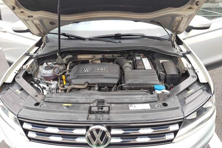 Used Volkswagen Tiguan L 2017 330TSI Automatic Two-Wheel Drive Luxury Edition Engine Bay